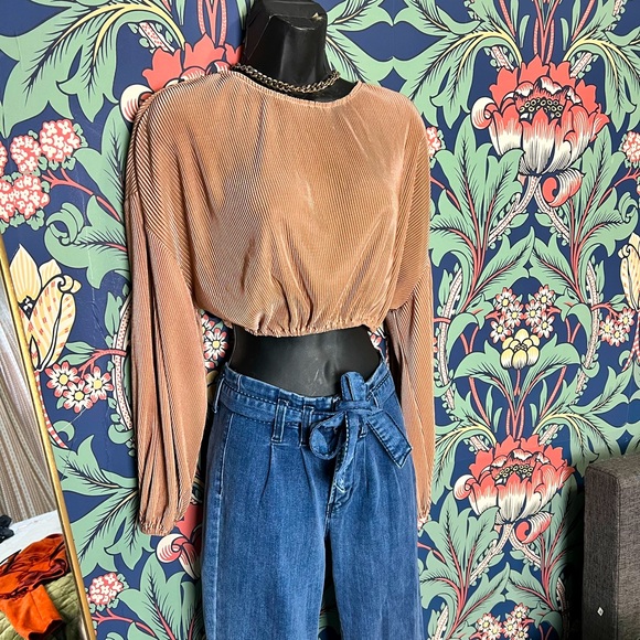 Pink ribbed crop top - Picture 1 of 3